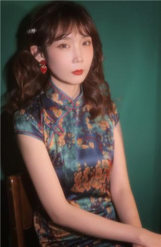 草莓丝瓜榴莲秋葵绿巨人短视频截图1