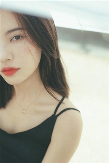 国色天香1卡2卡3卡4卡视频截图1