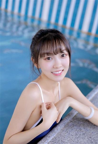 一个人看的www中文视频截图1