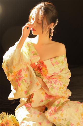 月夜直播免费看截图0