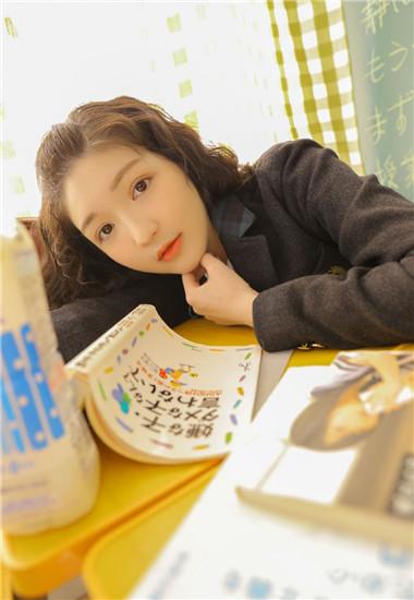 秋葵香蕉草莓蜜桃榴莲绿巨人手机版截图2