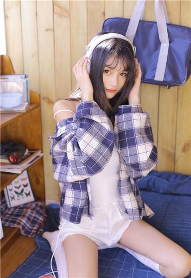 草莓丝瓜香蕉向日葵榴莲18岁无限版污fulao在线观看下载截图4