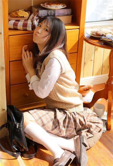 草莓向日葵丝瓜秋葵小猪解锁版截图3