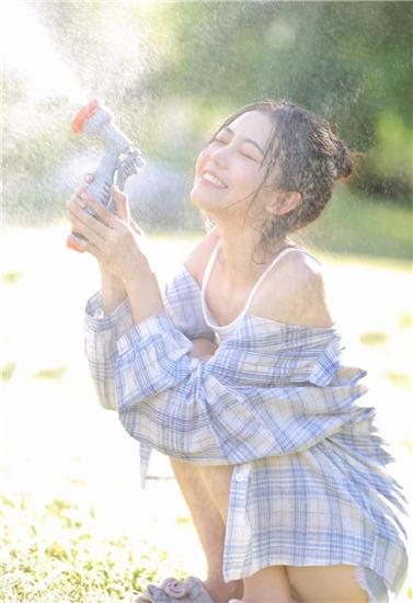 秋葵视频下载深夜绽放自己截图1
