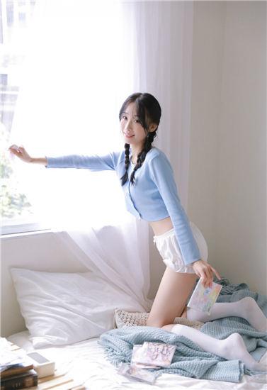 幸福宝草莓榴莲深夜释放自己在线观看截图0