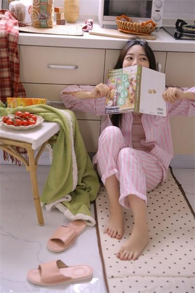 草莓丝瓜绿巨人榴莲丝瓜香蕉解锁版截图3