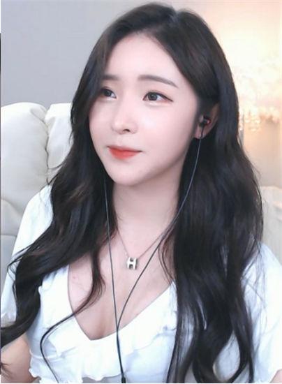 暖暖美女直播污版截图4