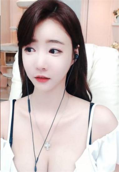 小爱直播间美女污涩版截图4
