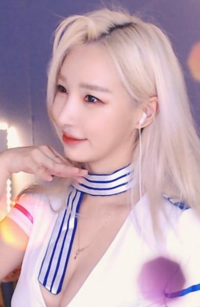 成版人抖音短视频app截图1