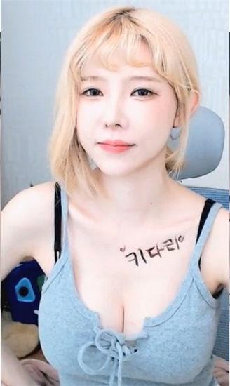 自由影视免费版截图0