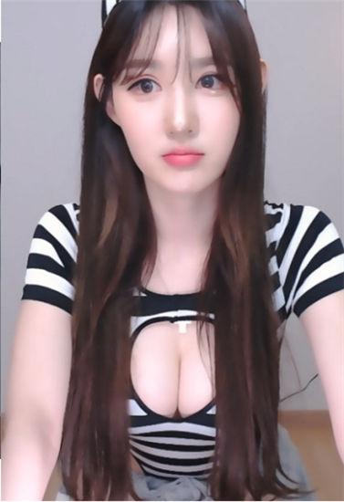 山楂直播美女污版截图2