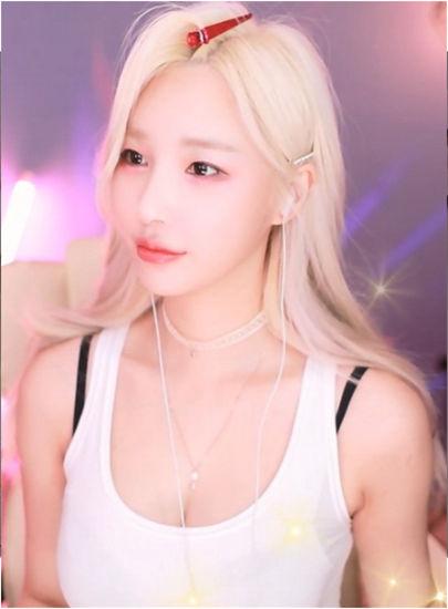 五月丁香久久丫app破解版截图1