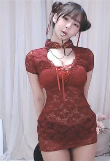 山楂直播美女污版截图3