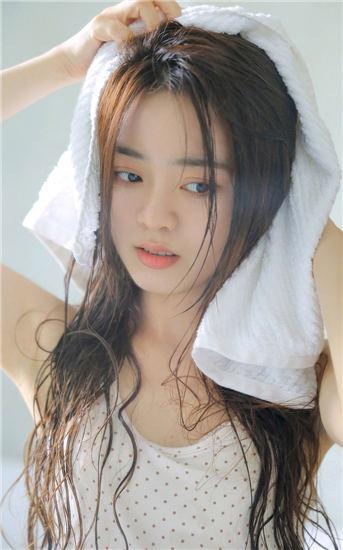 Watch the Chinese version of えっちなSecret Base online