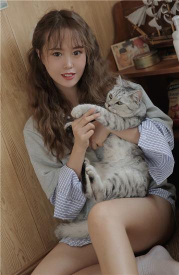 Strawberry, loofah, okra, sunflower, durian, green giant app