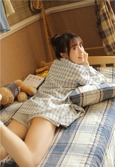 Positive energy website at night, free safety net, no need to download