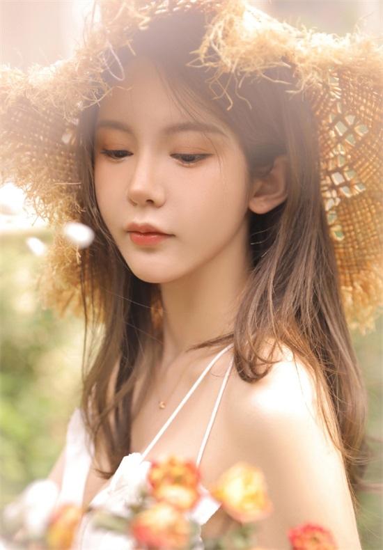 Watch the latest version of Wild Flower Korean Video for free in HD