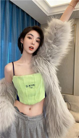 ova向日葵在夜晚绽放动画片高清资源截图2