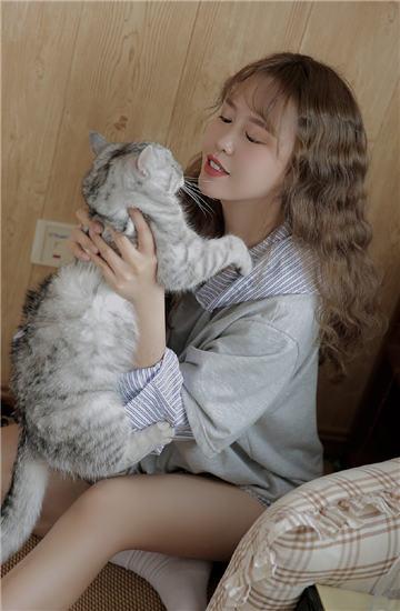 Strawberry, loofah, okra, sunflower, durian, green giant app