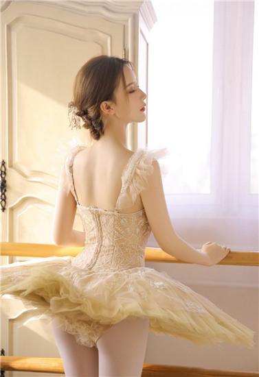 One, two, three, four high-definition videos free to play Chinese version