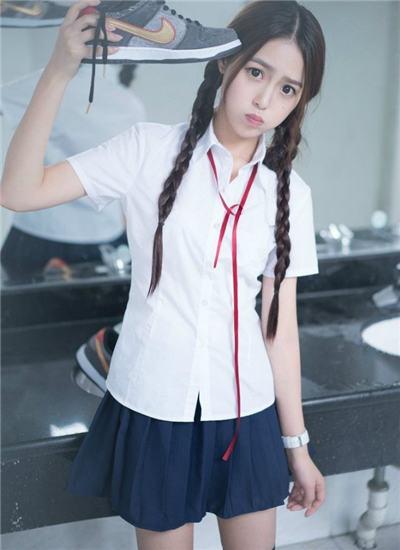 一个人看的免费视频www直播截图1