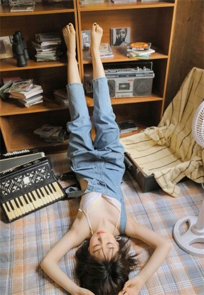 An experienced driver takes me to watch free high-definition videos