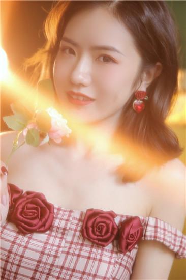 草莓芭乐丝瓜向日葵小猪鸭脖截图1