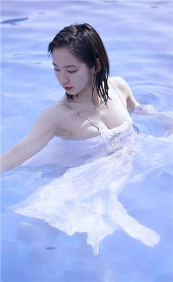 Banana Tomato Eggplant Hulk Chinese Version