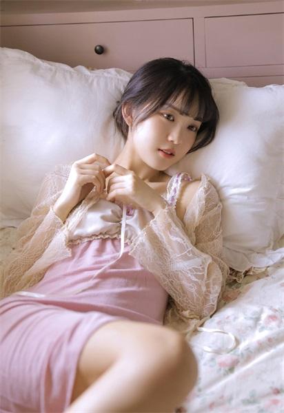 Little Pig Strawberry Luffa Releases Herself Late Night Lyrics Premium Edition