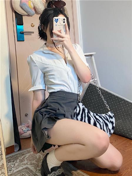 The official website of the rich second generation f2app enters the latest version of ios