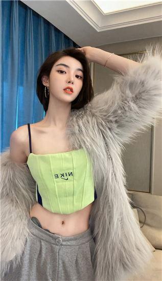 ova向日葵在夜晚绽放动画片高清资源截图0