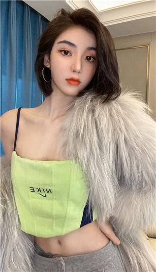 ova向日葵在夜晚绽放动画片高清资源截图1