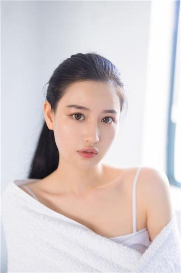 一个人看的www片免费高清截图0