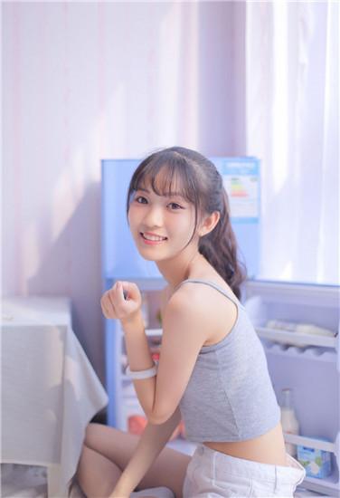 Dirty strawberry, loofah and durian release themselves late at night