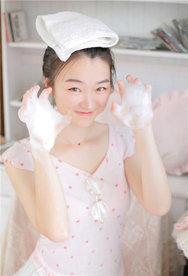 Watch Little Peach Video HD Online 5