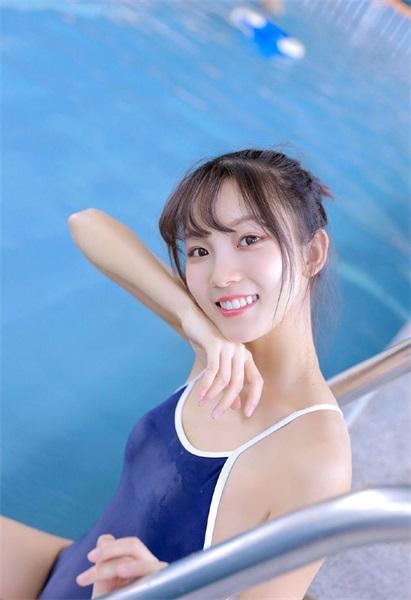 香蕉榴莲秋葵绿巨人视频下载截图1