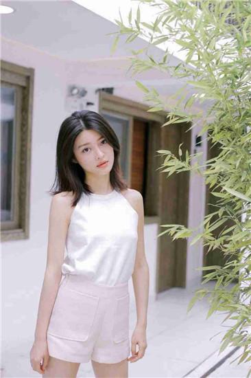 草莓香蕉樱桃黄瓜丝瓜榴莲绿巨人官方版截图2