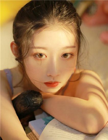 草莓香蕉无限解锁版永久下载