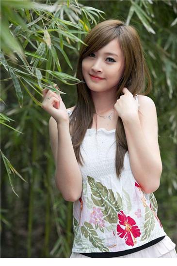 Butterfly Media downloads the latest HD version for free once a day