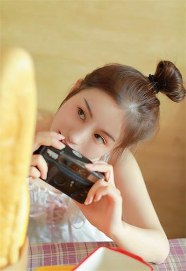 Little Pig Strawberry Luffa Releases Herself Late at Night Lyrics Old Version