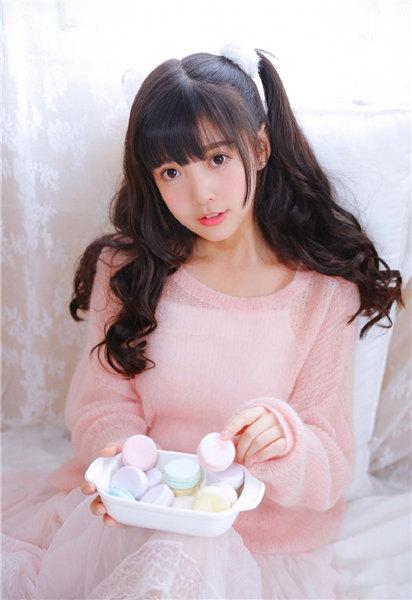 Watch the full collection of crackling videos for free