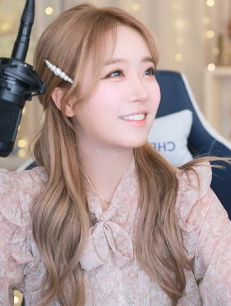 Sunflower Strawberry Okra Cucumber Lychee Luffa App