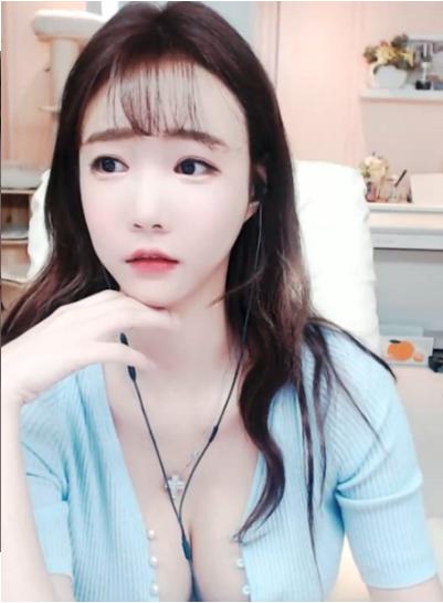 樱桃红免费手机在线观看破解版截图0